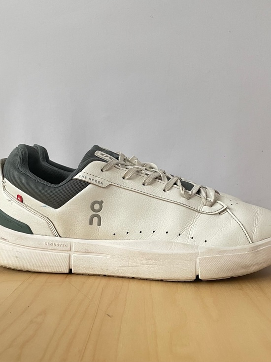 Other - On Running The Roger Advantage sneakers | US 11.5